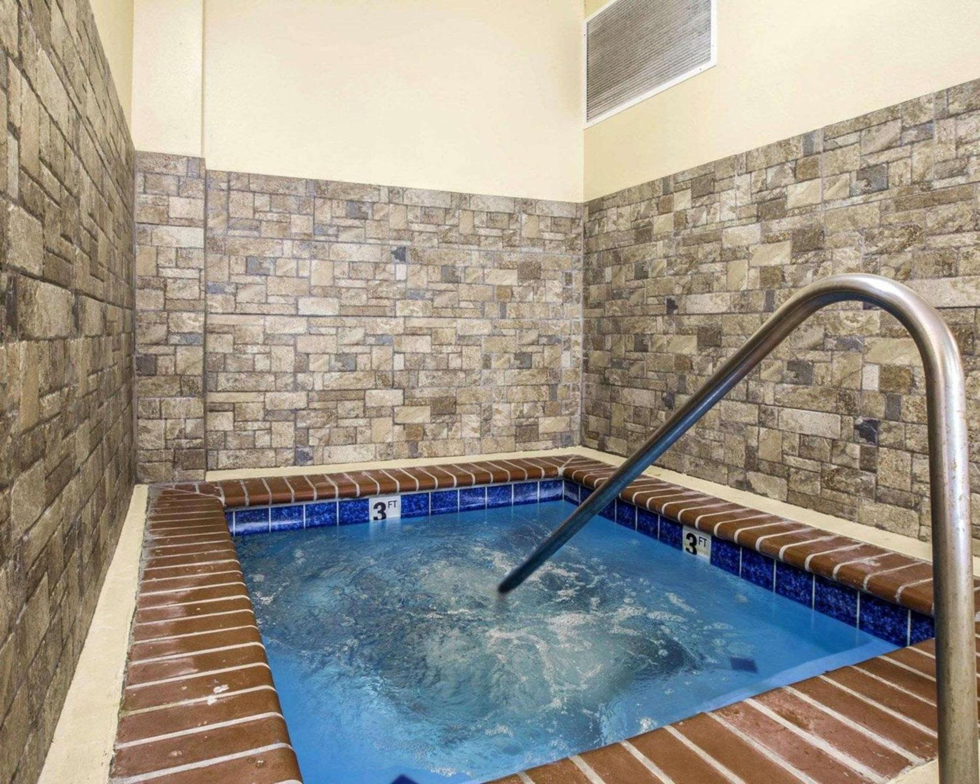 Comfort Inn&suites Hotel