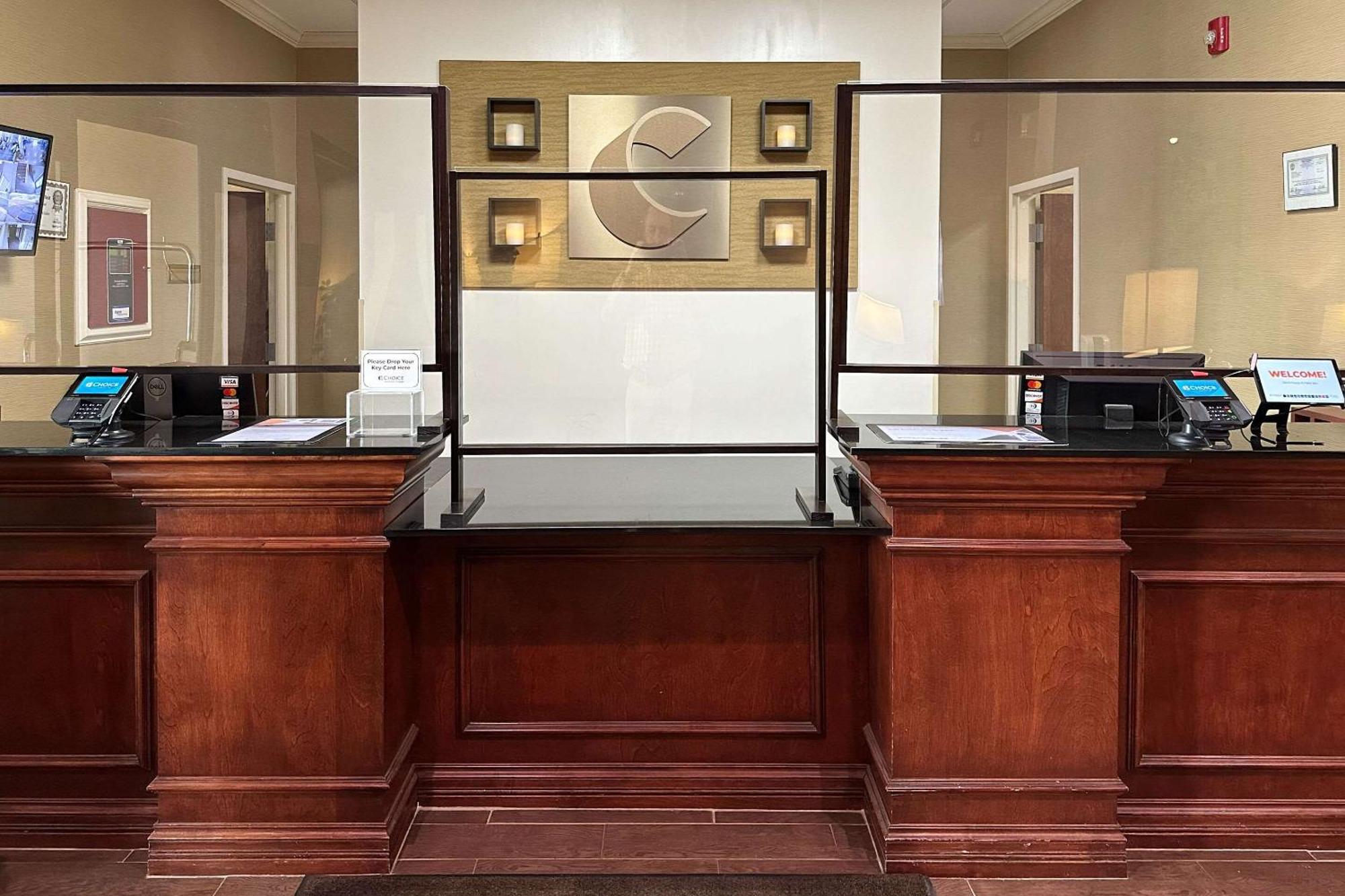 Comfort Inn&suites 3*
